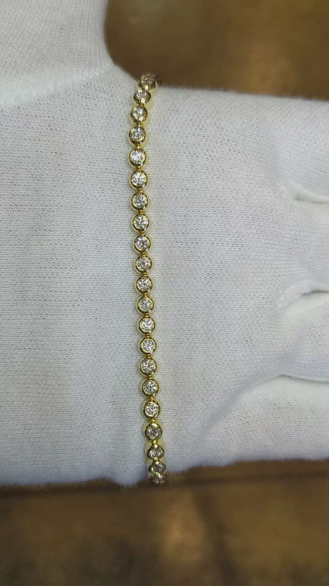 1.88 Ct.Tw. Natural Diamond Tennis/Line Bracelet, 18K Yellow Gold Size Video