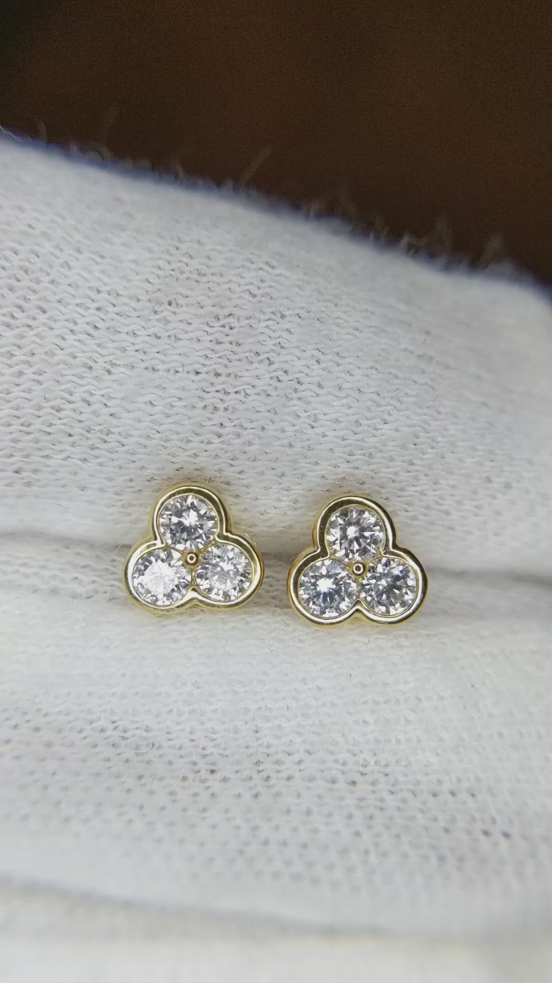 0.46 Ct.Tw. Natural Diamond Studs Earrings, 18K Yellow Gold Size Video