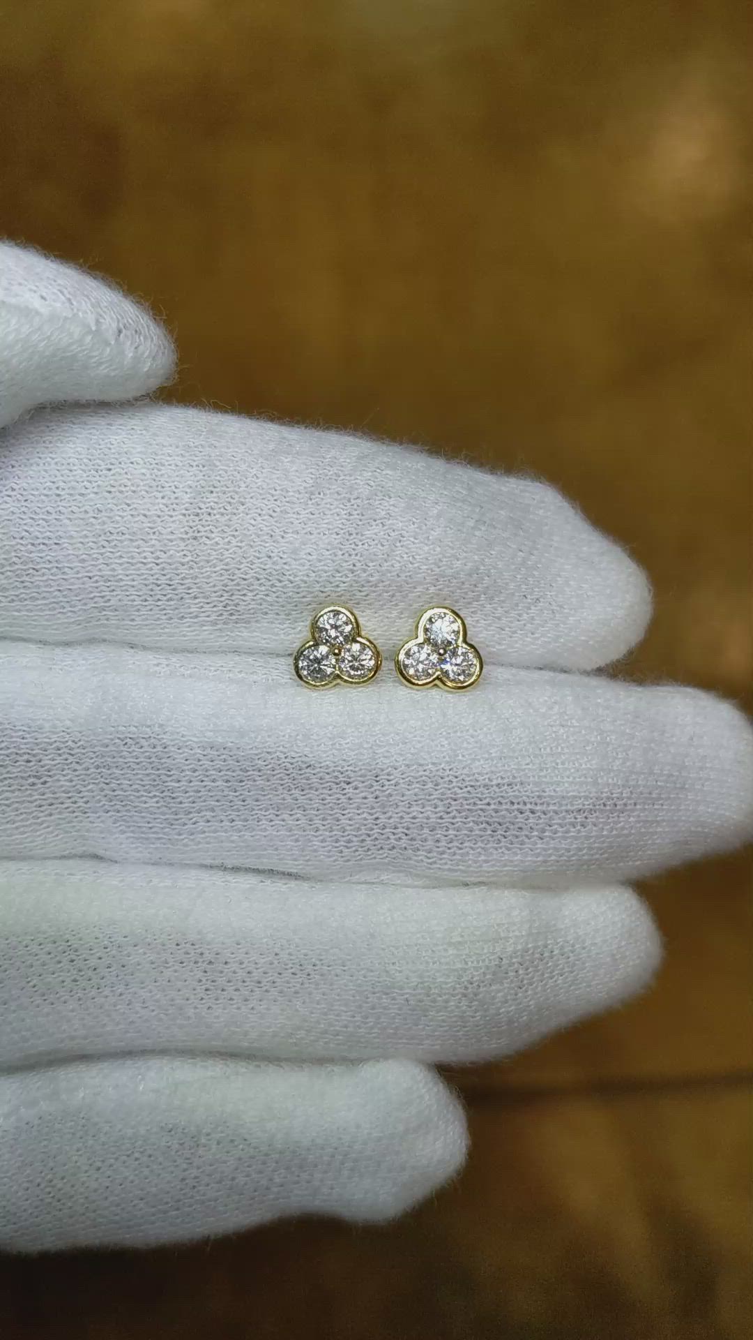 0.46 Ct.Tw. Natural Diamond Studs Earrings, 18K Yellow Gold Size Video