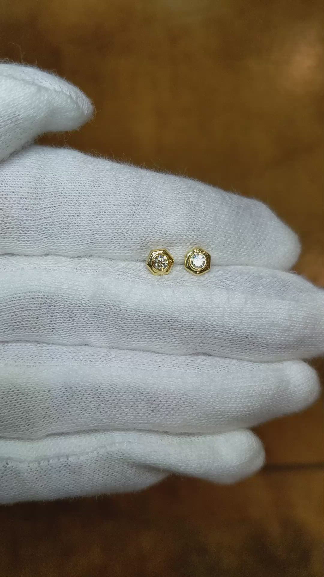0.19 Ct.Tw. Natural Diamond Studs Earrings, 18K Yellow Gold Size Video