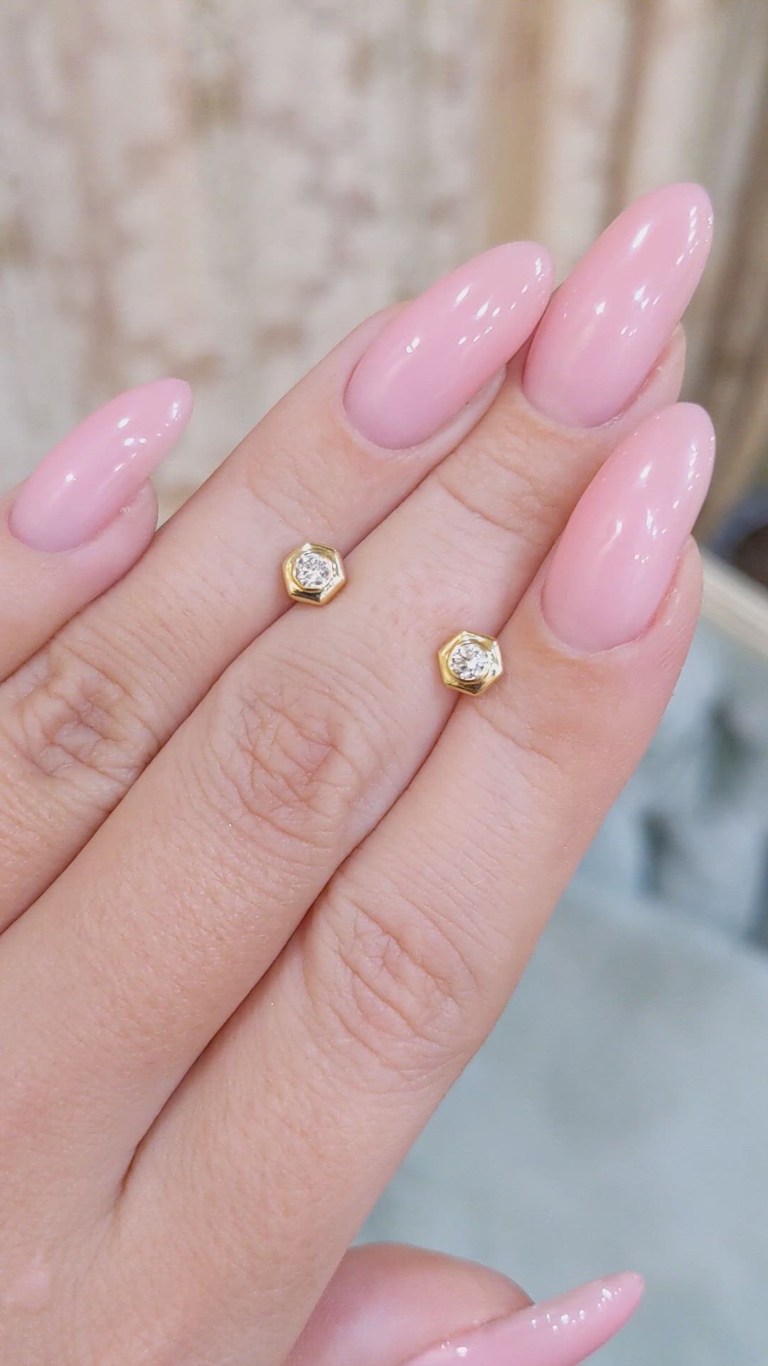 0.19 Ct.Tw. Natural Diamond Studs Earrings, 18K Yellow Gold Size Video
