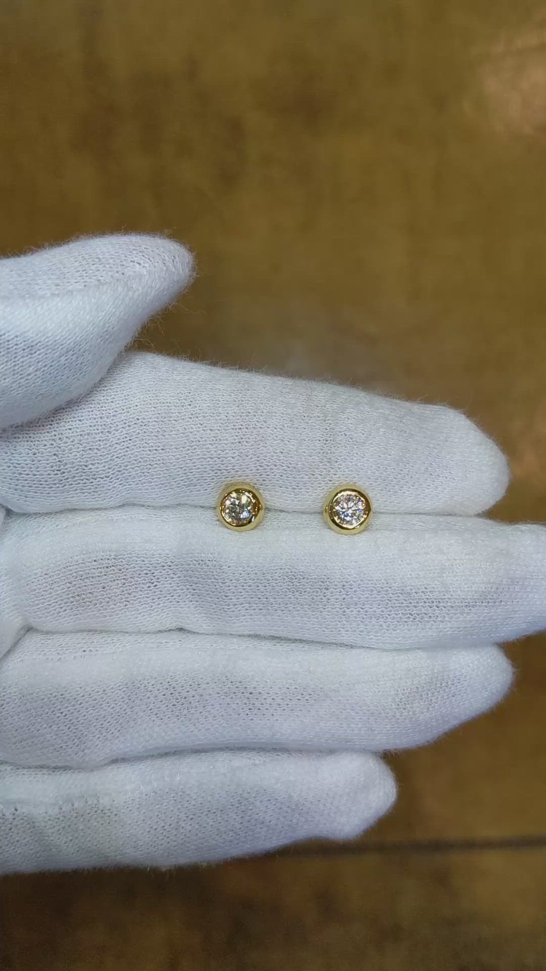 0.40 Ct.Tw. Natural Diamond Studs Earrings, 18K Yellow Gold Size Video