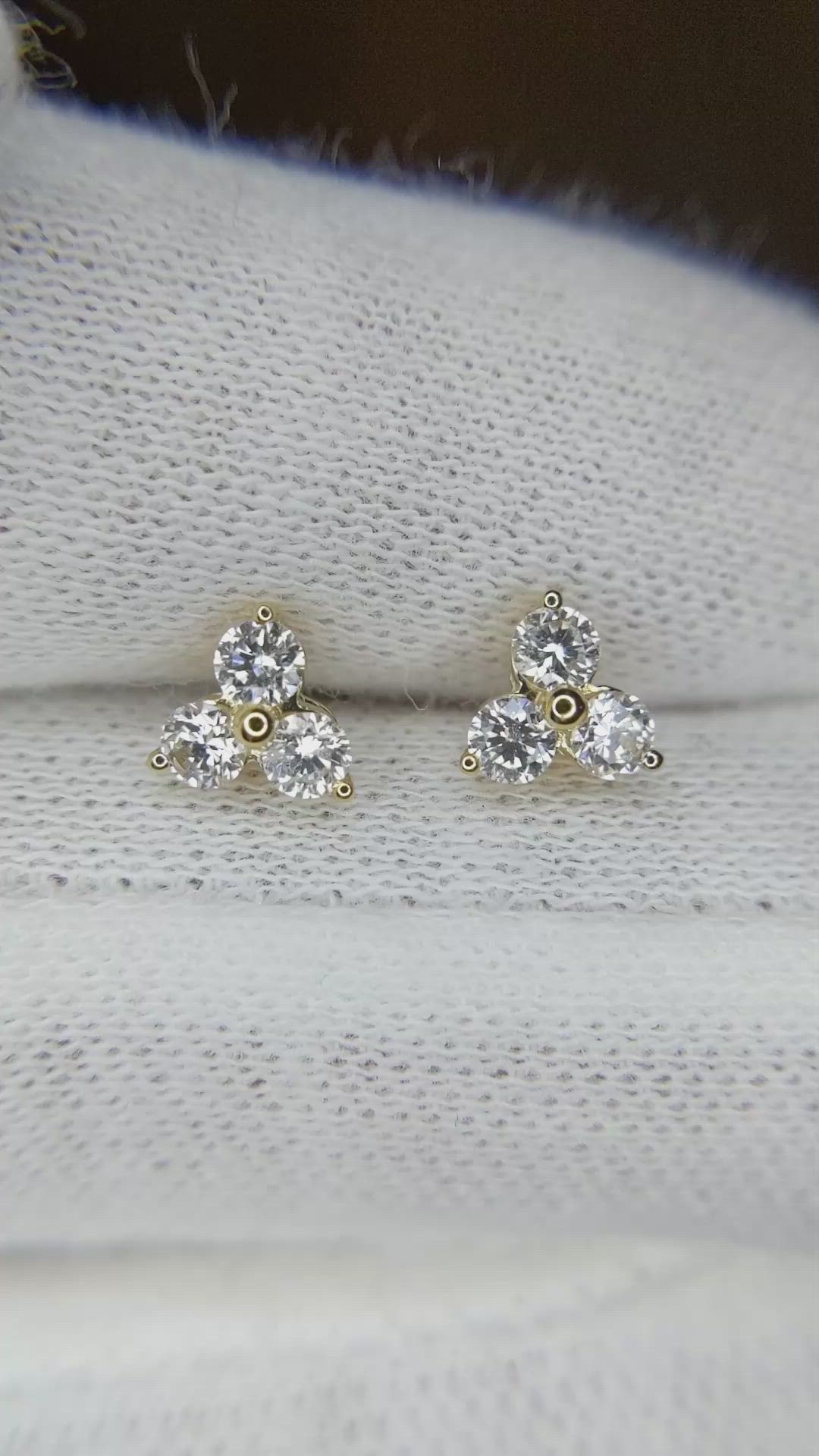 0.45 Ct.Tw. Natural Diamond Studs Earrings, 18K Yellow Gold Size Video