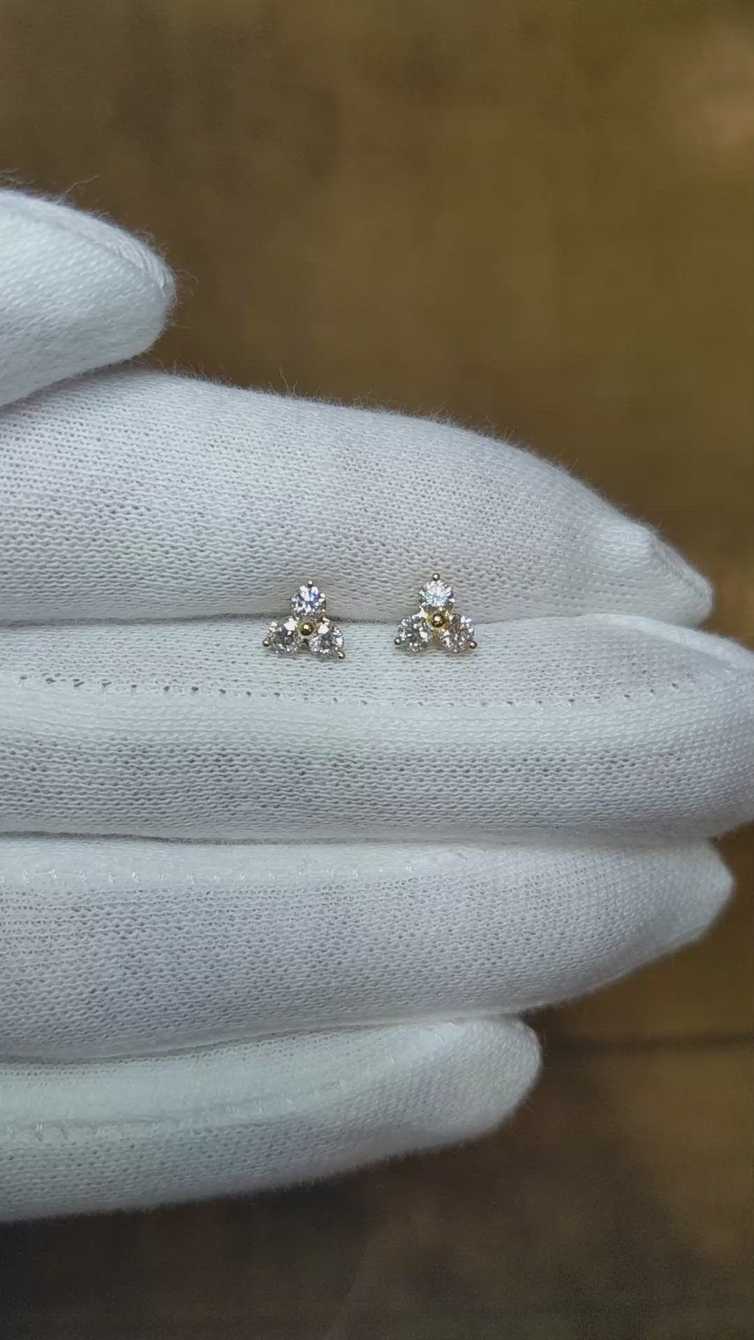 0.45 Ct.Tw. Natural Diamond Studs Earrings, 18K Yellow Gold Size Video