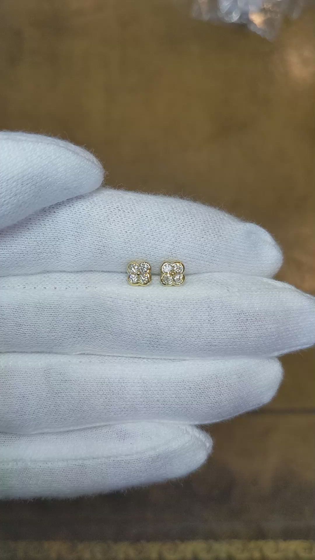 1.64 Ct.Tw. Natural Diamond Studs Earrings, 18K Yellow Gold Size Video